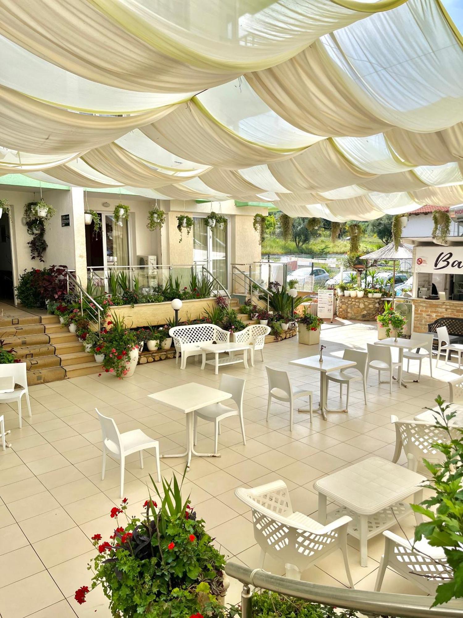 Hotel Garden Радима Экстерьер фото